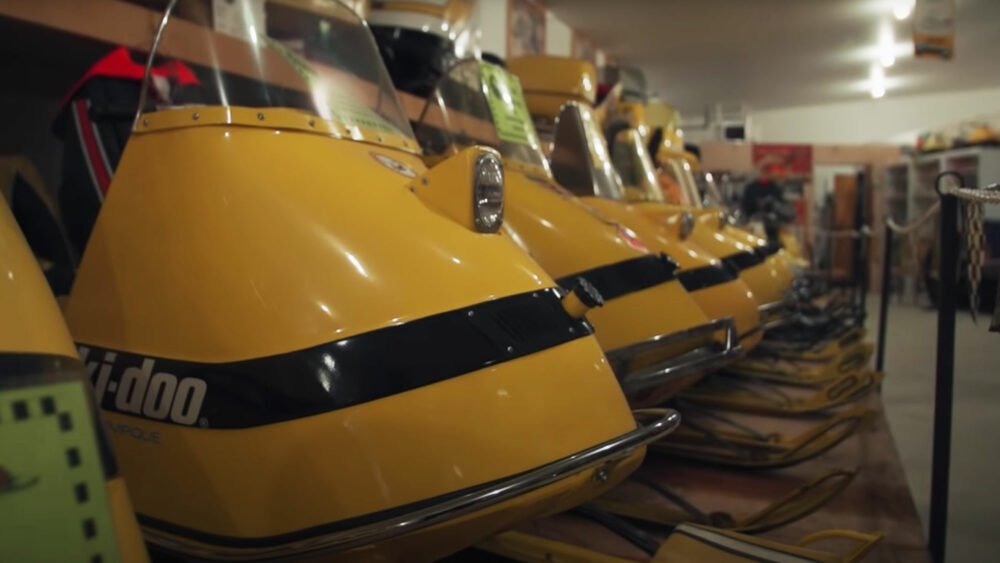 featured vintage snowmobile museum 1000x563